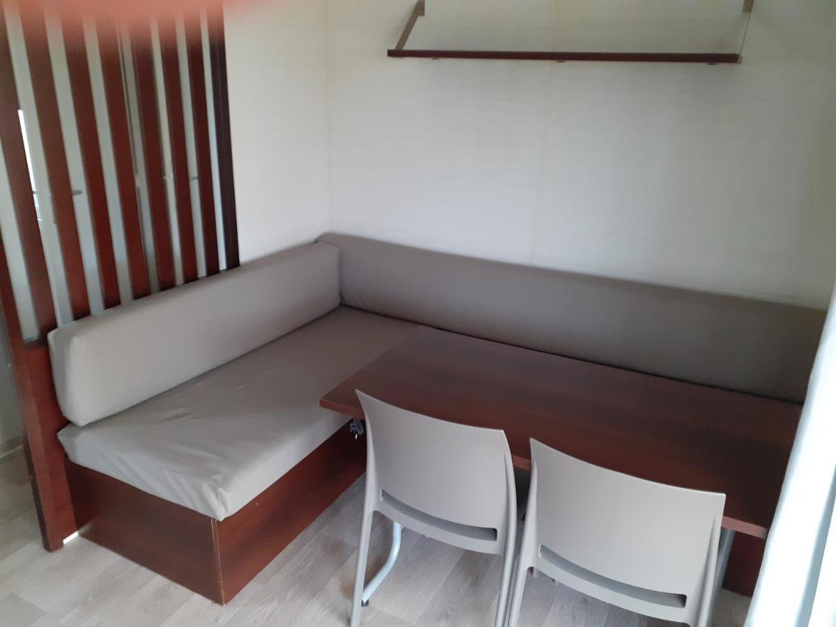 MOBILHOME agréable sans draps ni serviettes Port-la-Nouvelle Esterno foto