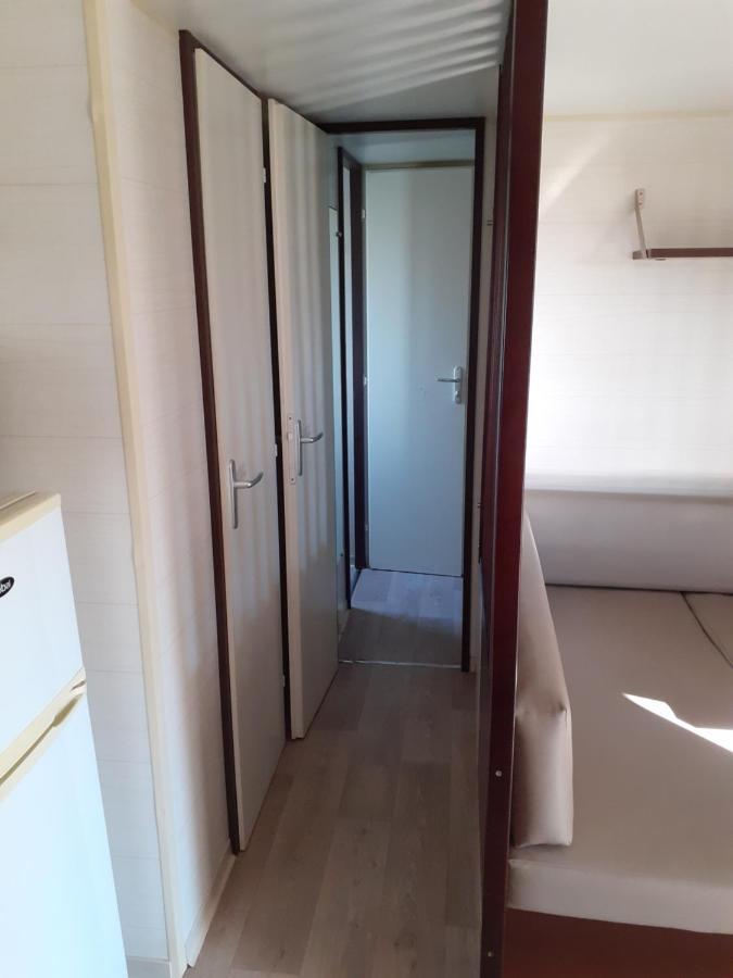 MOBILHOME agréable sans draps ni serviettes Port-la-Nouvelle Esterno foto